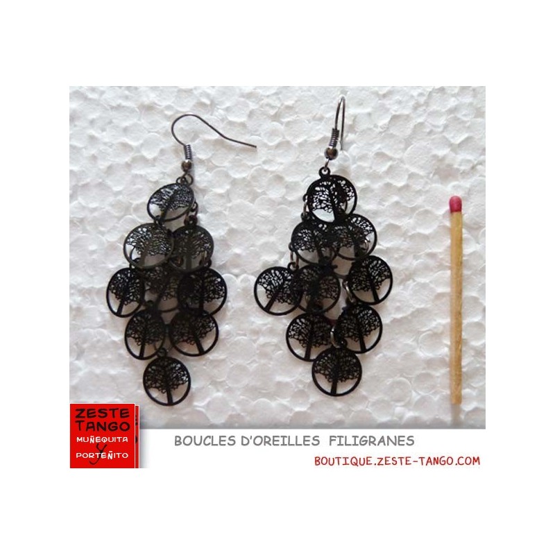  	Boucle d'oreille filigrane noir. Motif symbole mini-arbre de vie porte-bonheur